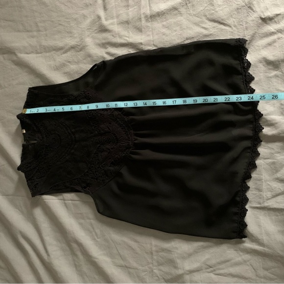 Black sleeveless sheer boho lace blouse - Picture 7 of 7